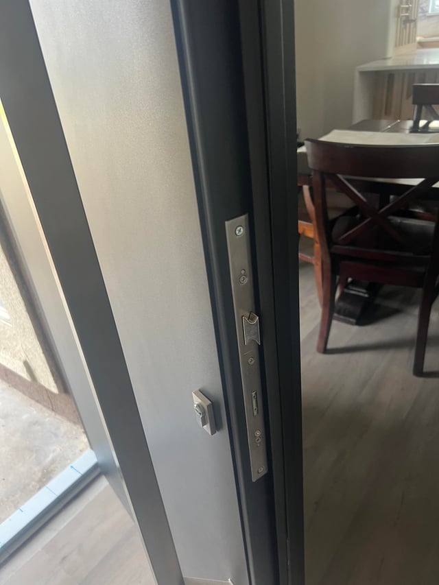 美式联动逃生锁：Yale / Schlage Interconnected Lockset 实际安装案例